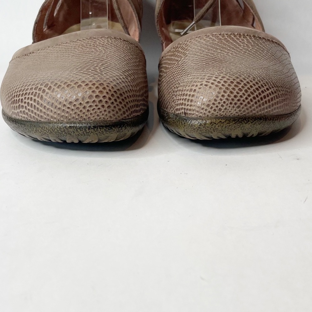 Brown Women's Shoes - Picture 4 of 11